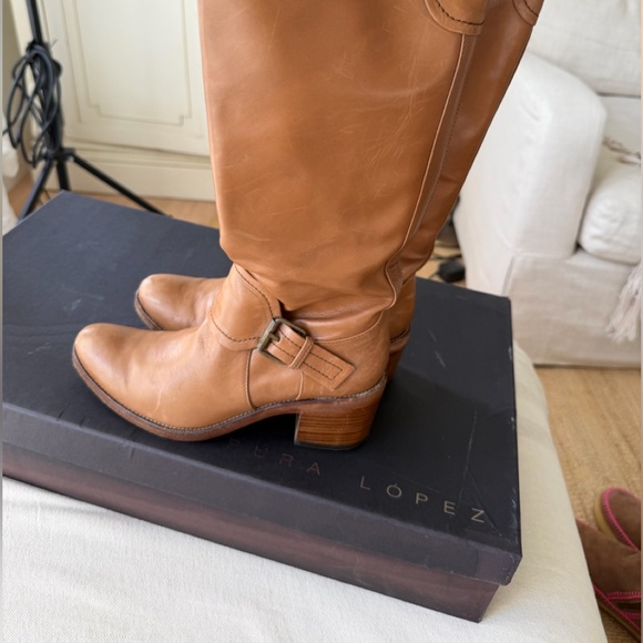 Revolve Cowboy Vibe knee High Camel & Bronce Buckles Boots. Great style❤️🌈 - Picture 11 of 13